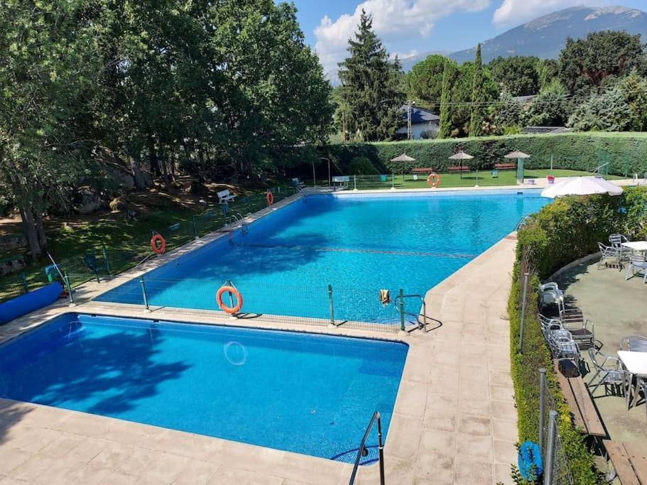 מיראפלורס דה לה סיירה Chalet De 5 Habitaciones En La Sierra De Madrid El Olivo De Miraflores מראה חיצוני תמונה